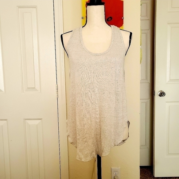 𝅺Joah Brown | Live in Slouchy Tank - Picture 8 of 9